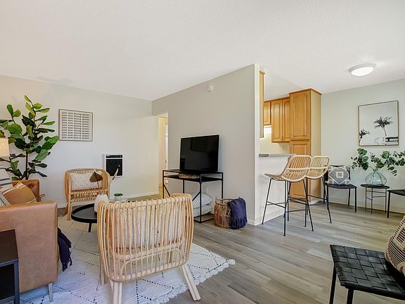 3rd image of 1445 Harbor View Dr #127