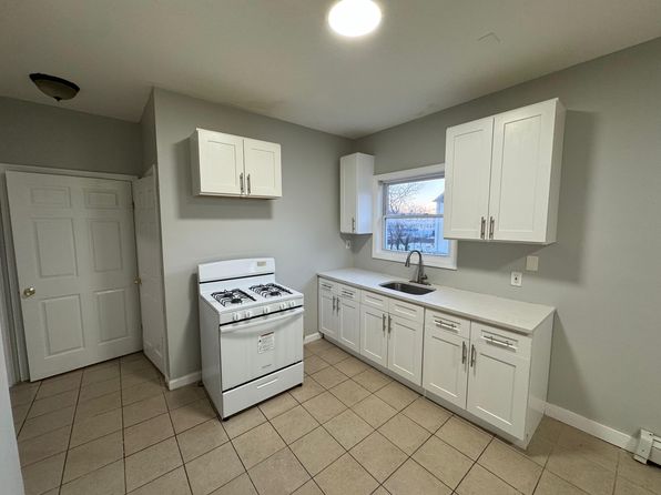 94 Willoughby St #R22