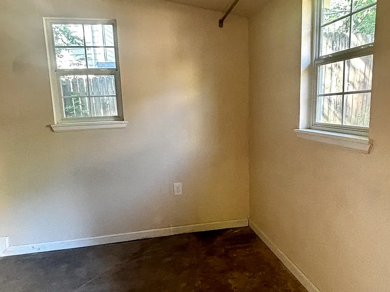 905 Isbell Rd — Photo 20