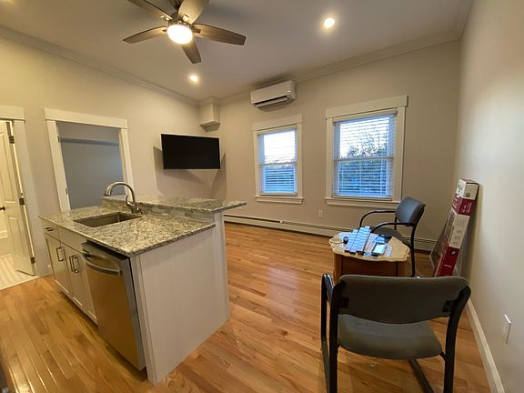 4th image of 38 Freebody St #301