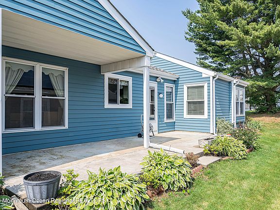 3rd image of 14 Woodstock Lane