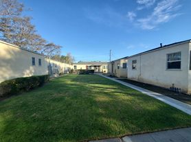 537 W 1st St, Oxnard, CA