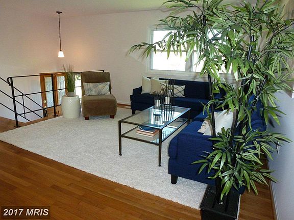 4th image of 812 Constellation Dr