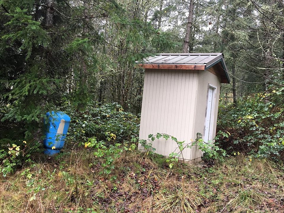 2nd image of 475 Fishpond Rd