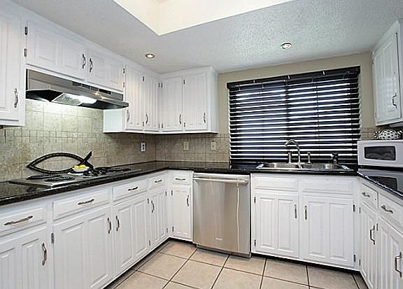 2nd image of 2521 Parkhaven Dr