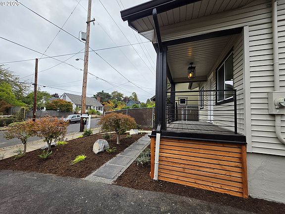 3rd image of 6923 N Williams Ave