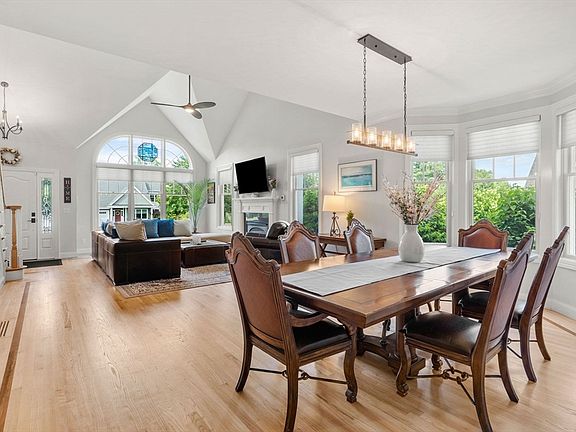 5th image of 11 Riverview Hts #11
