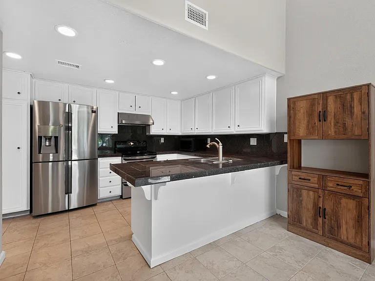 12137 Putting Green Row — Photo 17