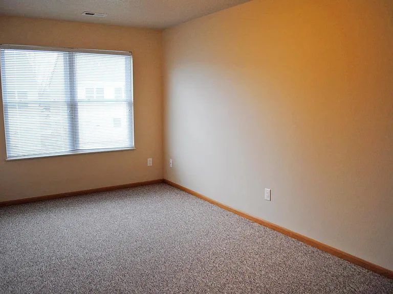 4633 Hubbell Ave — Photo 11