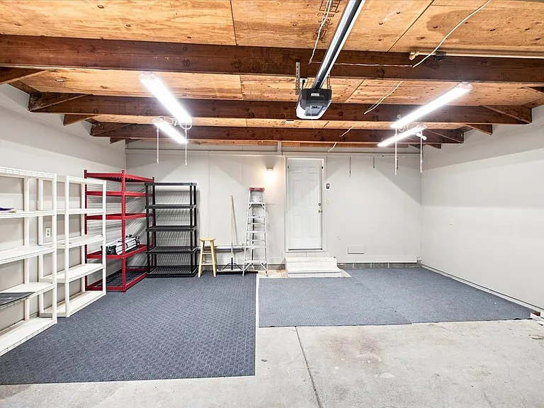1715 W 1st Ave — Photo 32