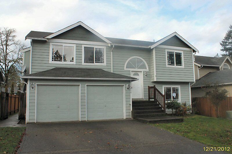 1st image of 17418 17th Ave E