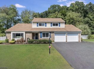 29 Vanderelinde Rd, Wayne, NJ 07470