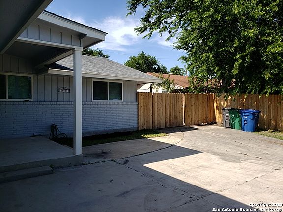 3rd image of 2139 Greencrest Dr