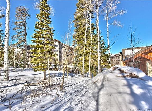 4th image of 8720 Empire Club Dr