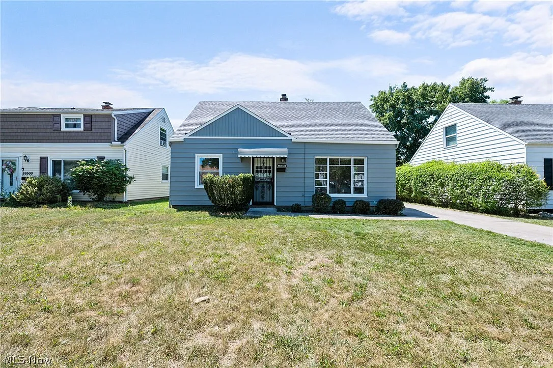 26490 Shirley Ave photo 1