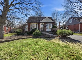 952 Danforth Ave, Burlington, ON L7T 1S8