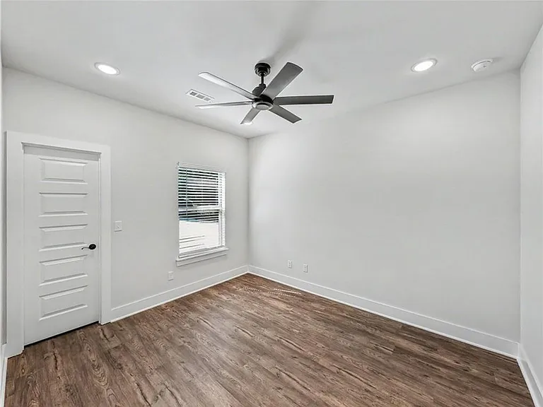 24 Cromarty Dr — Photo 18