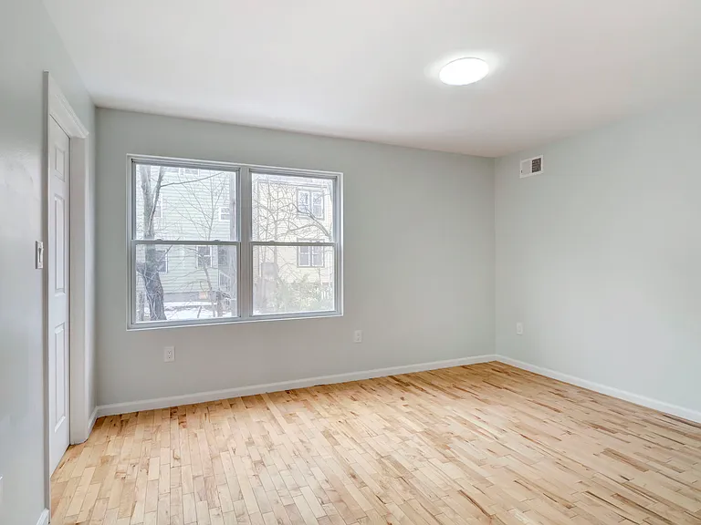 190 S 11th St #1 — Photo 10