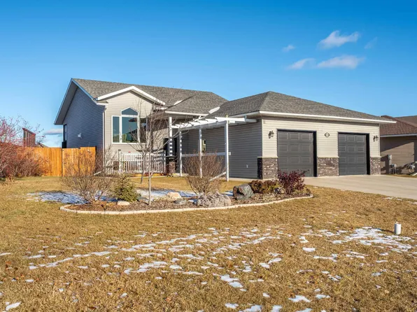 4916 59th Ave, Cold Lake, AB T9M 0C2