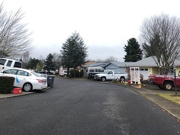 5th image of 1421 SE Duke Dr