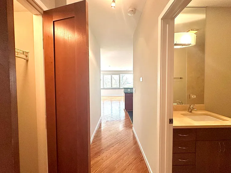 1635 W Cortland St #301 — Photo 25