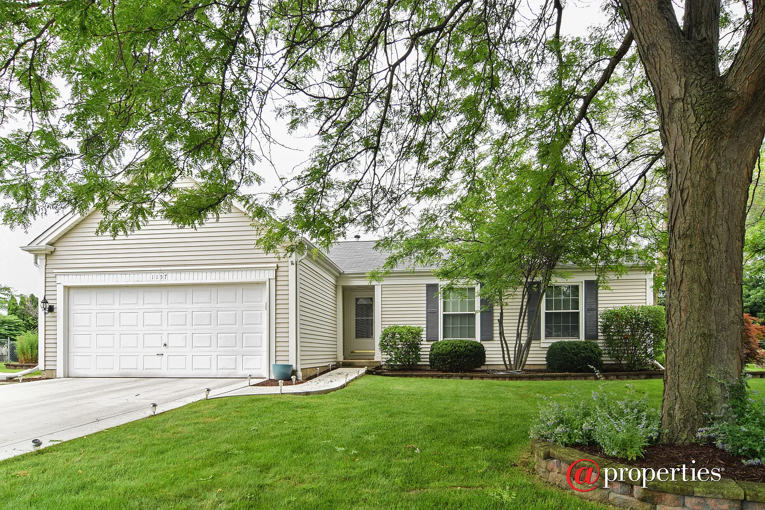 1157 Plymouth Ct photo 1