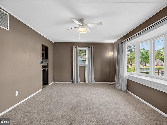 5th image of 425 West Ave