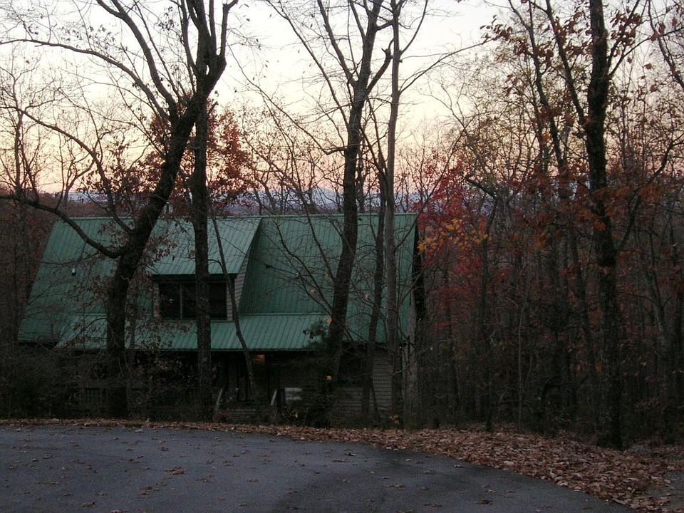 House at end of cul-de-sac