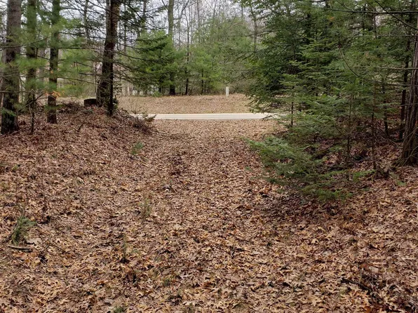 W4837 Lake Dr, Shawano, WI 54166