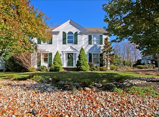 195 5th St, Green Brook, NJ 08812