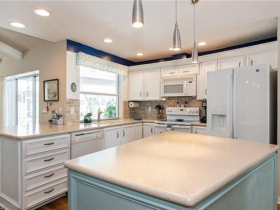 4th image of 9905 Treasure Cay LN