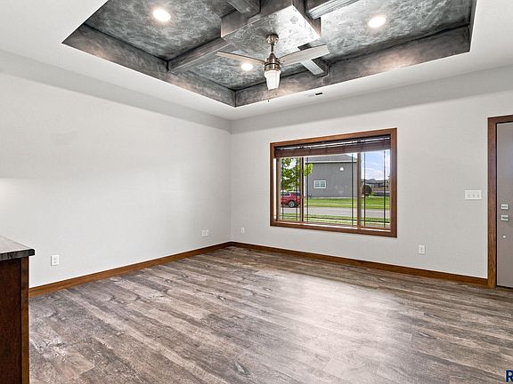 4th image of 538 Prairie Ave
