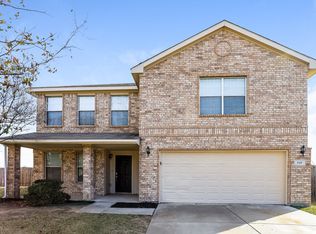 549 Crystal Springs Dr, Fort Worth, TX 76108