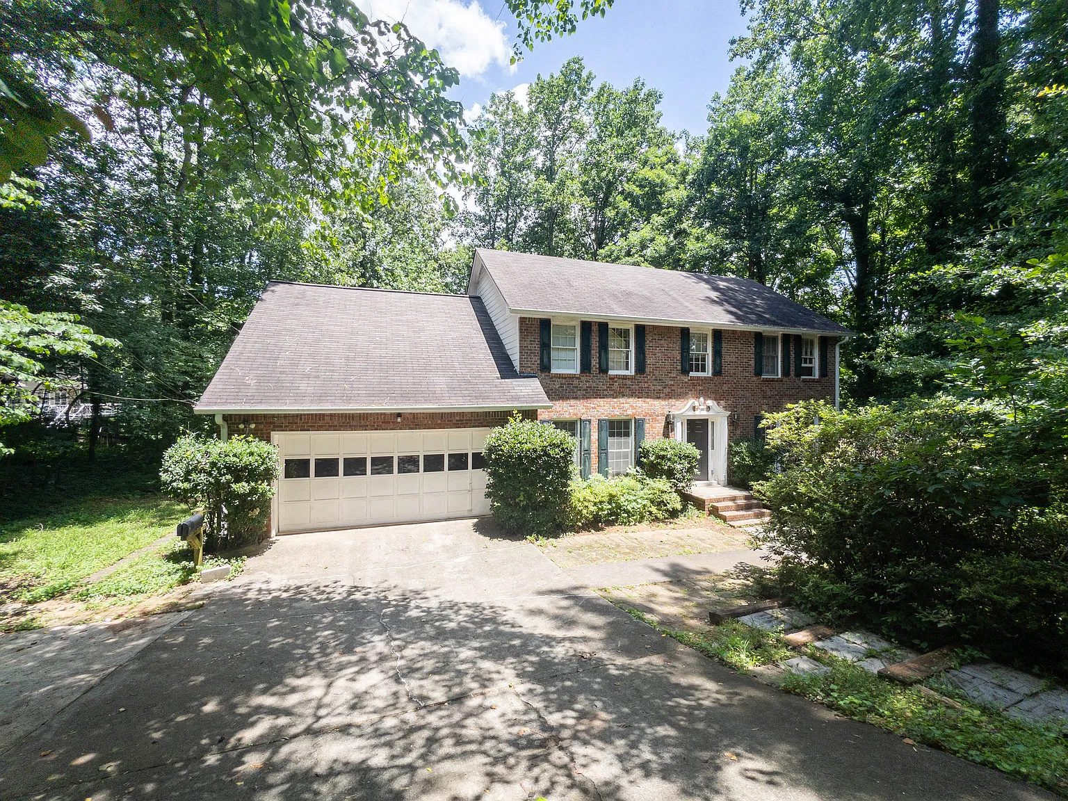 4 bed, 2.5 bath, 2779 sqft, $2,550 — Photo 3