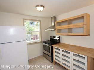 1037 Warfield Ave, Oakland, CA 94610