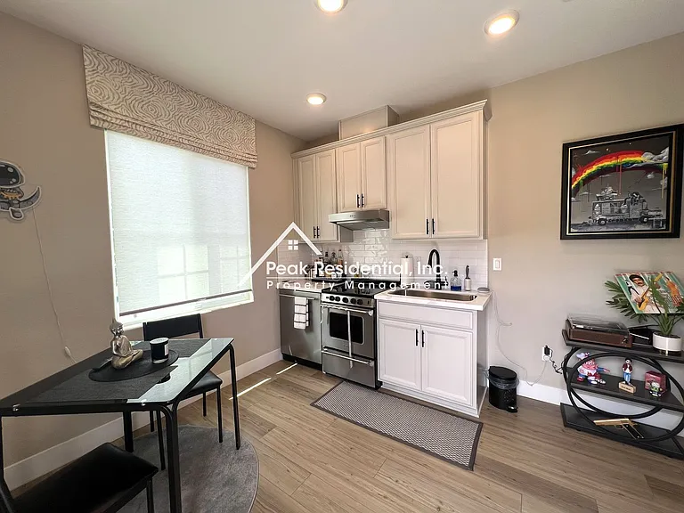 599 Lost River Ln — Photo 3