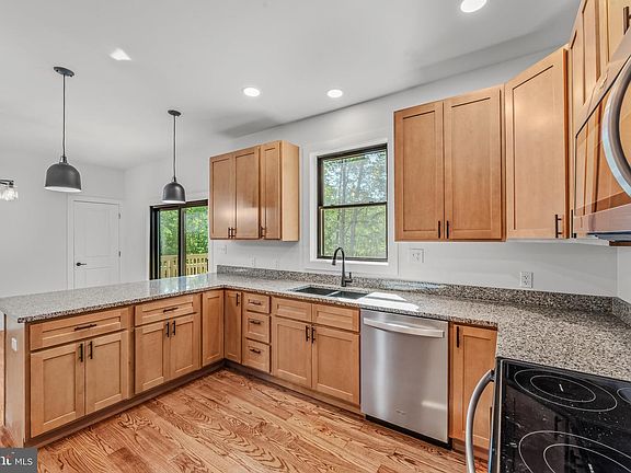 4th image of 123 Jenkins Rd