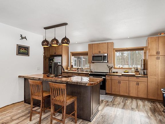 2nd image of 1152 Old School Rd