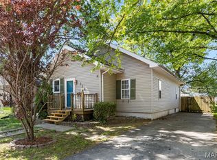 718 Condit St, Wood River, IL 62095