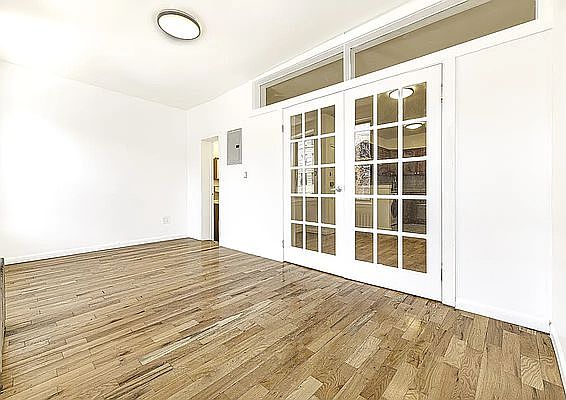 3rd image of 96 Avenue A #3/4