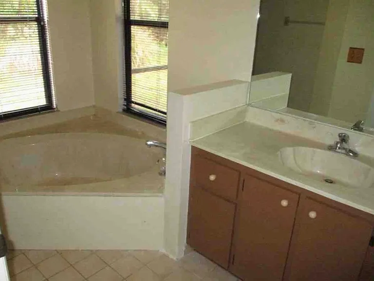 2265 SW Edison Cir — Photo 17