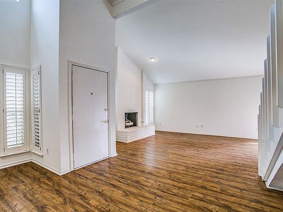2nd image of 2814 Prescott Dr