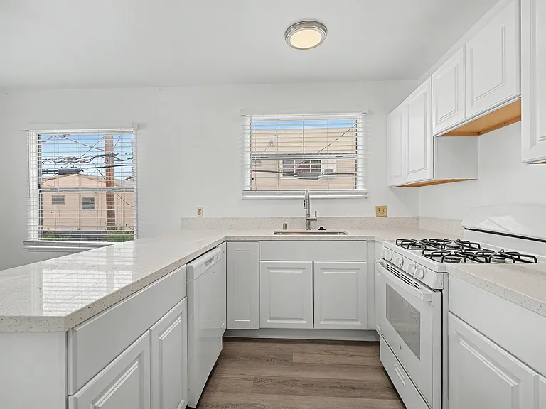 1037 N Curson Ave #4 — Photo 16