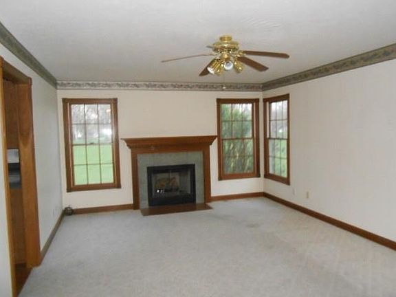 2nd image of 102 Sunrise Ln