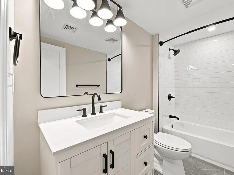 107 Broad Ave — Photo 15