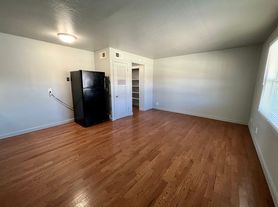 Boyd Street 4822-4826 Sahler