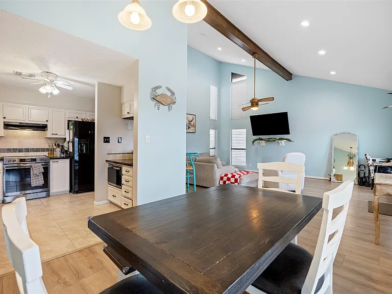 1114 Tiki Dr — Photo 16