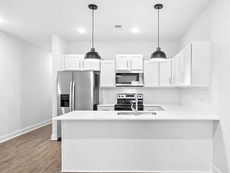 760 Tracy Ln #D104 — Photo 6