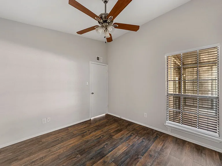 4716 Rose Of Sharon Ln — Photo 33