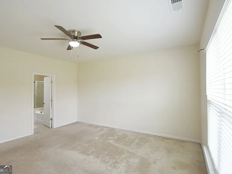421 Southbridge Pass — Photo 31